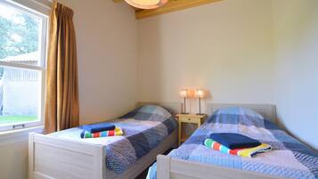 House | 2 bedrooms, individually furnished, bed sheets