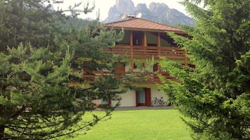 Chalet | Exterior