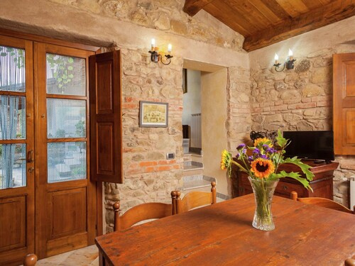 Farmhouse in Aulla With Private Pool