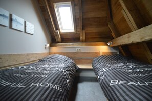 3 bedrooms, individually furnished, bed sheets - Stylish Farmhouse With Private Garden and Sauna (Nieuwleusen)