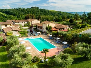 House | Exterior - Farmhouse in Perugia with Hot Tub, Swimming Pool, Garden, BBQ (Perugia)