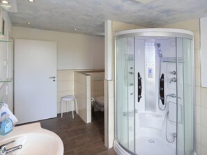 House | Bathroom