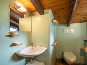 Ferienhaus | Badezimmer | Dusche, Haartrockner, Handtücher