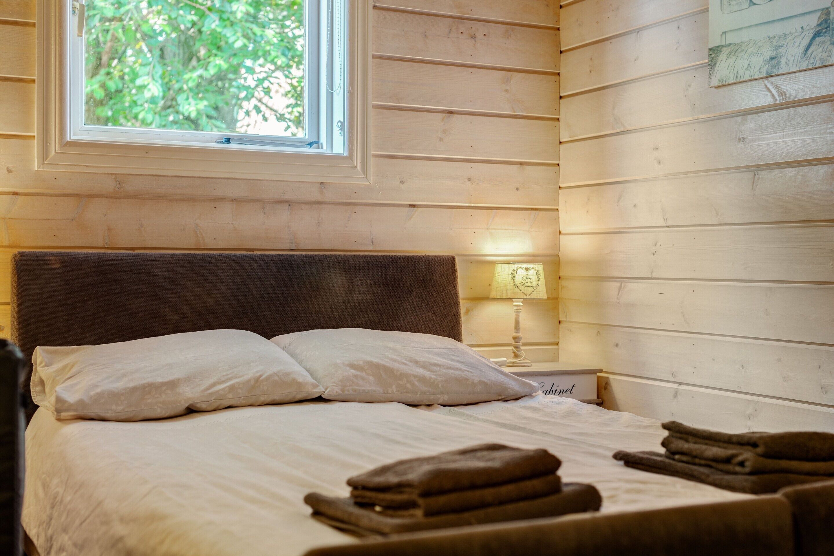 Chalet | 3 bedrooms, individually furnished, bed sheets