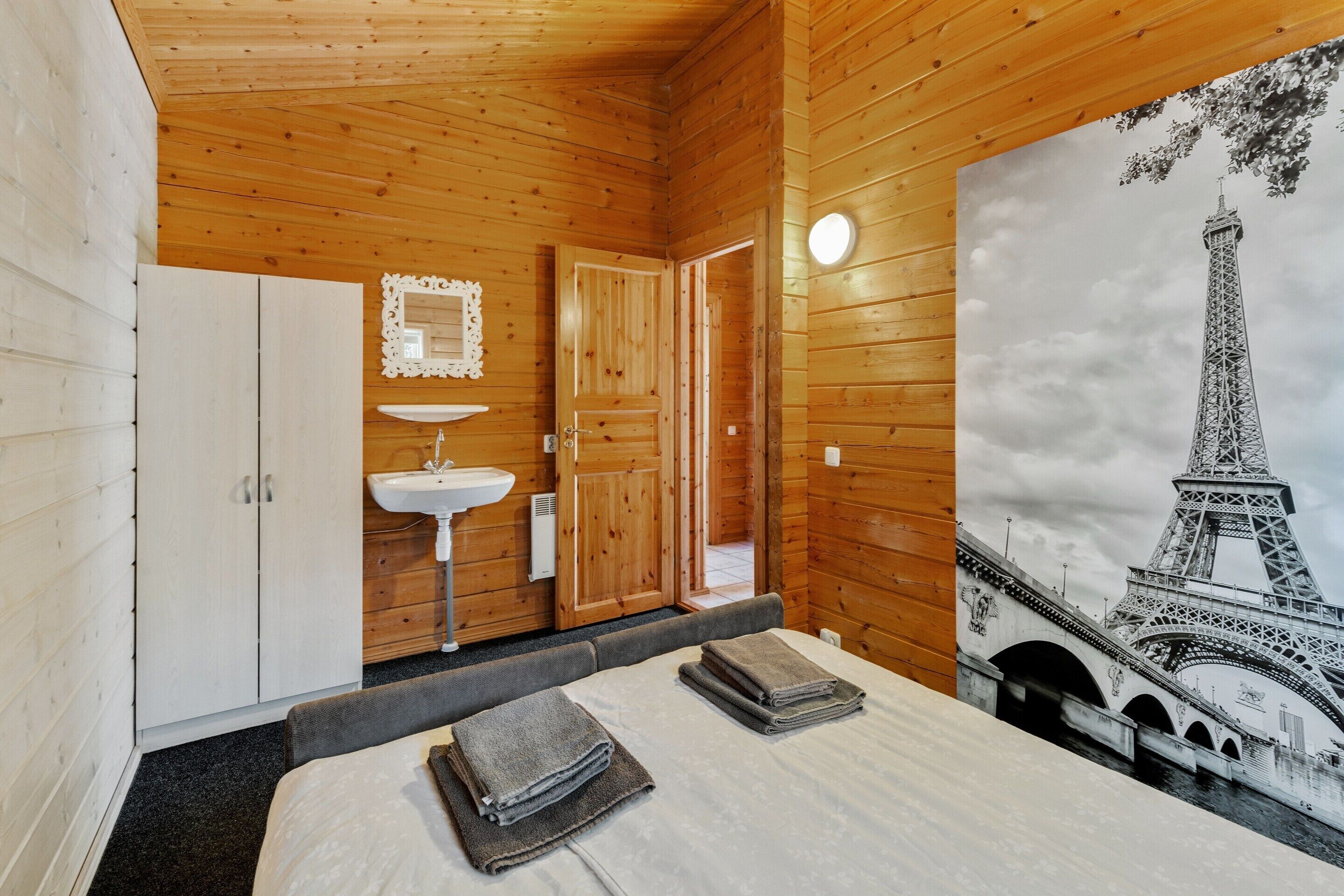 Chalet | 3 bedrooms, individually furnished, bed sheets
