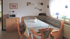 Dining - Beautiful Apartment Near Baden-baden With Covered Terrace and Garden (Weisenbach)