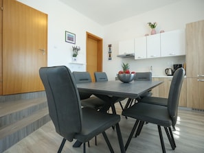 Apartment | Dining - Peace & Sun Await in Dalmatia (Starigrad)