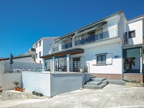 Apartment | Exterior - Peace & Sun Await in Dalmatia (Starigrad)