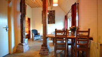 House | Dining