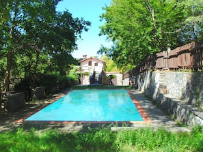 House | Pool | Outdoor pool - Peaceful Retreat With Shared Pool (San Marcello Piteglio)