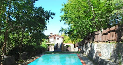 Peaceful Retreat With Shared Pool