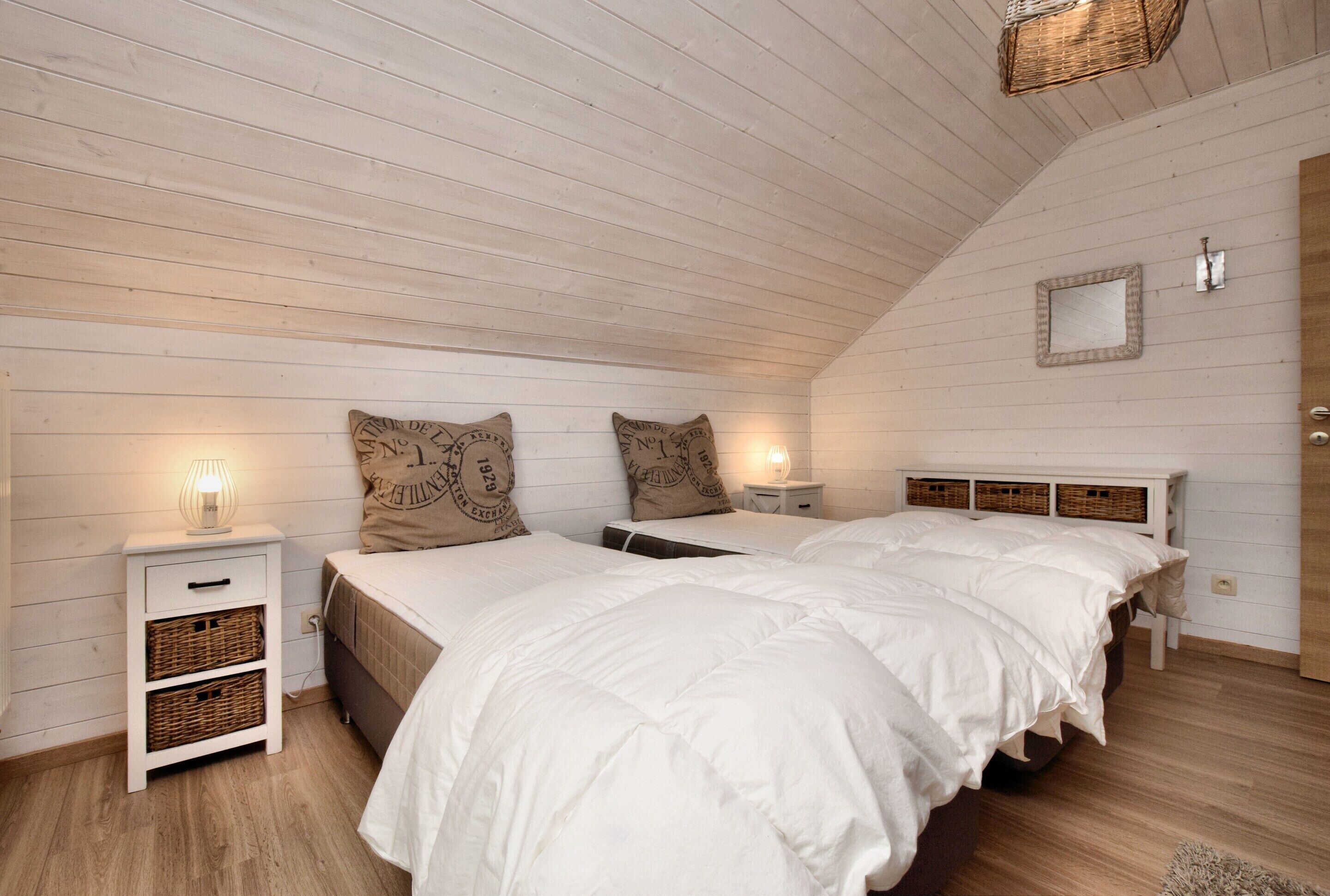 4 bedrooms, individually furnished, bed sheets