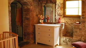 Unclassified image, 5 of 40, button - Spacious Holiday Home in Bagni di Lucca With Terrace (Bagni di Lucca)