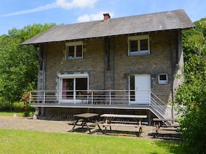 Balcony - Modern Holiday Home in Yvoir With Garden (Yvoir)