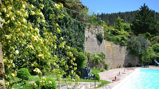 House | Pool - Pretty Holiday Home in Gaiole in Chianti With Pool and Garden (Gaiole in Chianti)