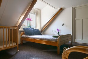 House | 7 bedrooms, bed sheets