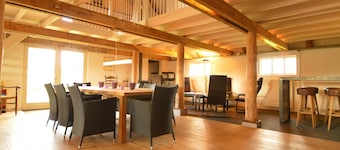 Detached Atmospheric Farmhouse with Large Garden & Privacy near Dalfsen