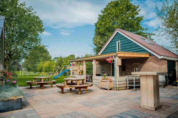 Balcony - Detached Atmospheric Farmhouse with Large Garden & Privacy near Dalfsen (Dalfsen)