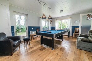 House | Game room - Detached Atmospheric Farmhouse with Large Garden & Privacy near Dalfsen (Dalfsen)