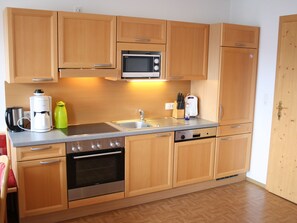 Apartment | Private kitchen - Dreamy Apartment in Wagrain Surrounded by Mountains (Wagrain)
