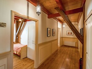 2 Schlafzimmer, individuell eingerichtet