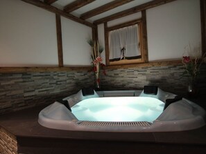 Bathroom - Holiday Home in Caldes Near Ski Lift (Caldes)