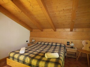 House | 2 bedrooms, individually furnished - Holiday Home in Caldes Near Ski Lift (Caldes)