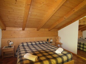 House | 2 bedrooms, individually furnished - Holiday Home in Caldes Near Ski Lift (Caldes)