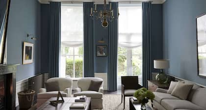 Grand Townhouse in Harlingen near Beach