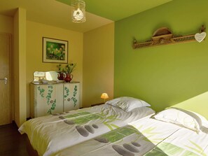 Huis | 4 slaapkamers, individueel gemeubileerd, een strijkplank/strijkijzer