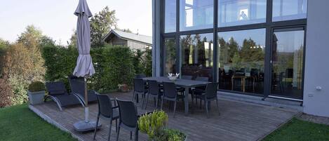 المنشأة من الخارج