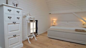 3 bedrooms, individually furnished