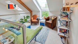 Unclassified image, 4 of 28, button - Uniquely Situated, Designer Apartment on Open Waterway Between Joure and Sneek (Uitwellingerga)