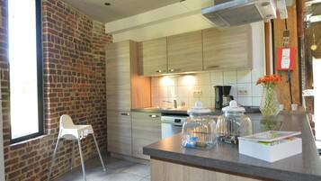 House | Dapur peribadi | Kerusi tinggi