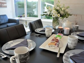 Dining - Very Well Maintained Bungalow near Beach, Sea, & Dunes (Noordwijkerhout)