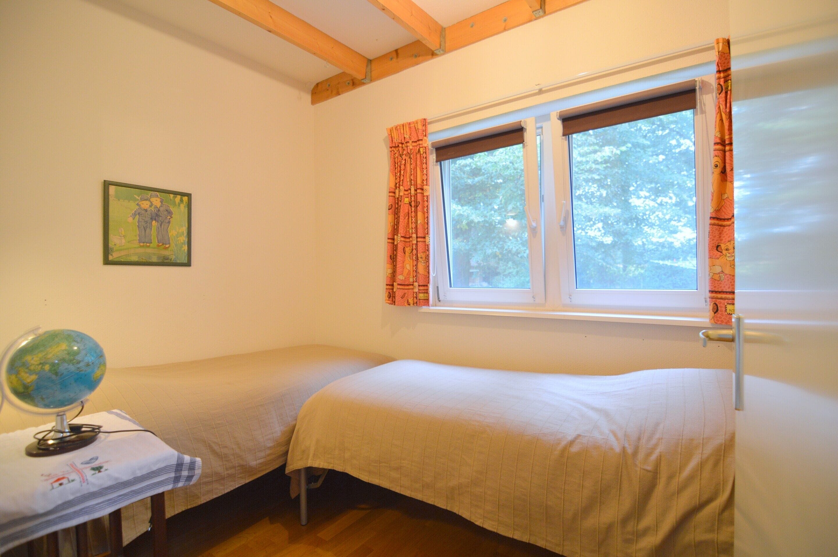 Rumah | 4 kamar tidur dan dilengkapi dengan perabotan berbeda-beda