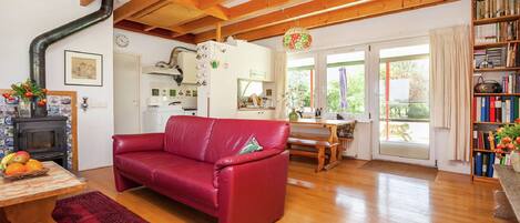 Casa | Sala de estar | Una televisión, un reproductor de DVD