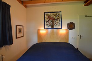 House | 4 bedrooms, individually furnished, bed sheets - Family Residence With Large Garden (Heino)