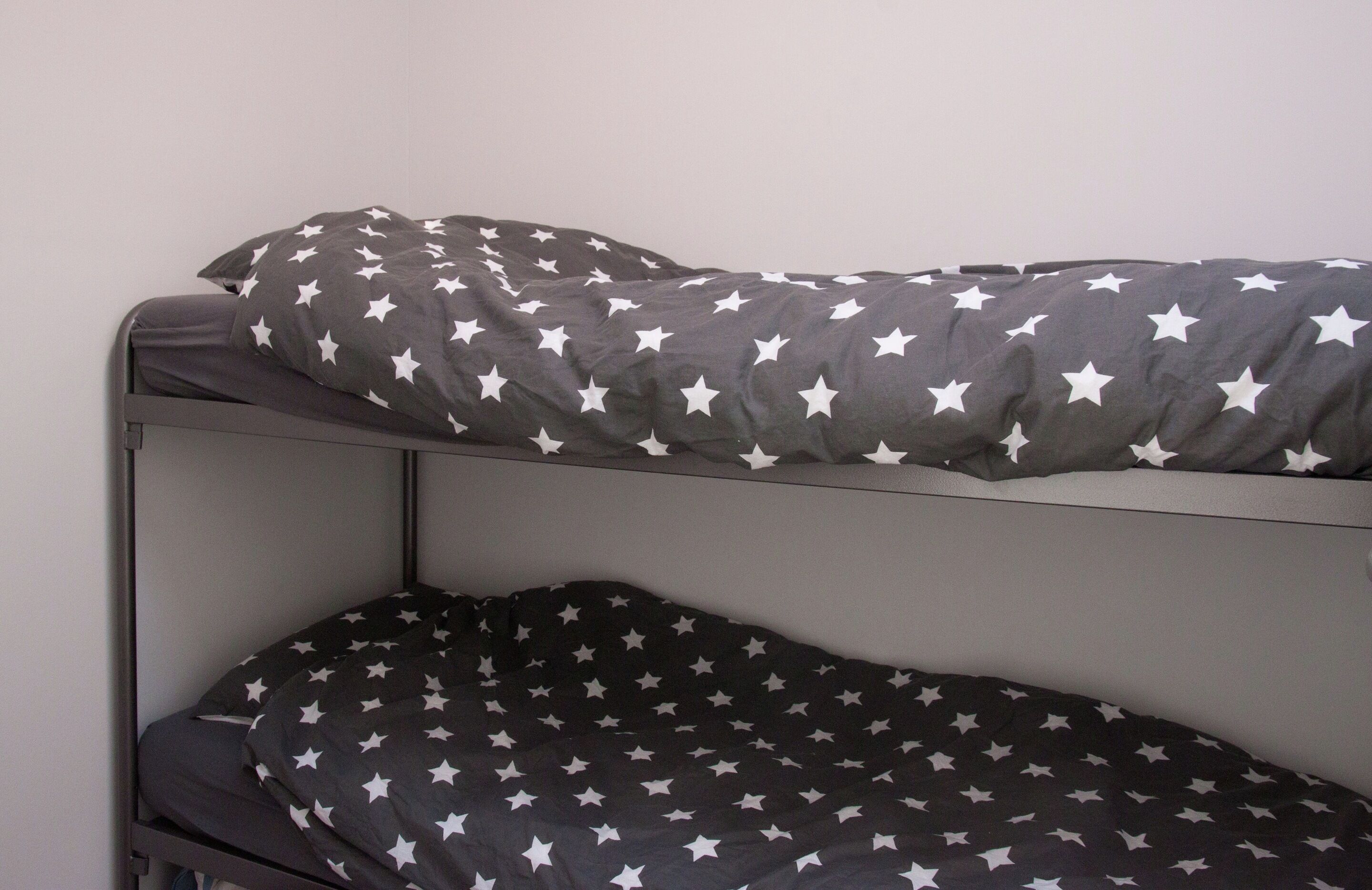 2 bedrooms, bed sheets