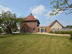 Exterior - Spacious Holiday Home in Peer With Garden (Peer)