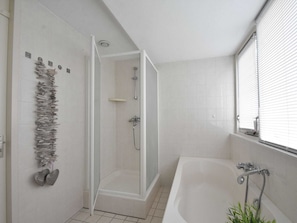 House | Bathroom