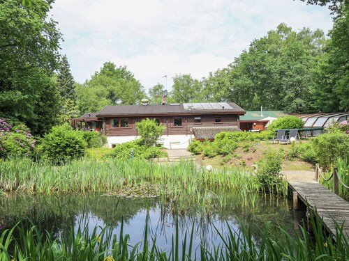 Beautiful Finnse Style Log Cabin with Swimming Pool, Sauna, Hot Tub