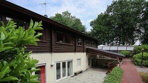 Exterior - Beautiful Finnse Style Log Cabin with Swimming Pool, Sauna, Hot Tub (Bergentheim)
