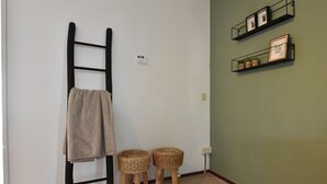 7 bedrooms, individually furnished, bed sheets