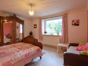 Huis | 3 slaapkamers, individueel gemeubileerd, beddengoed