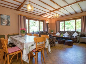 House | Dining - Spacious Holiday Home With Large Garden (Amel)