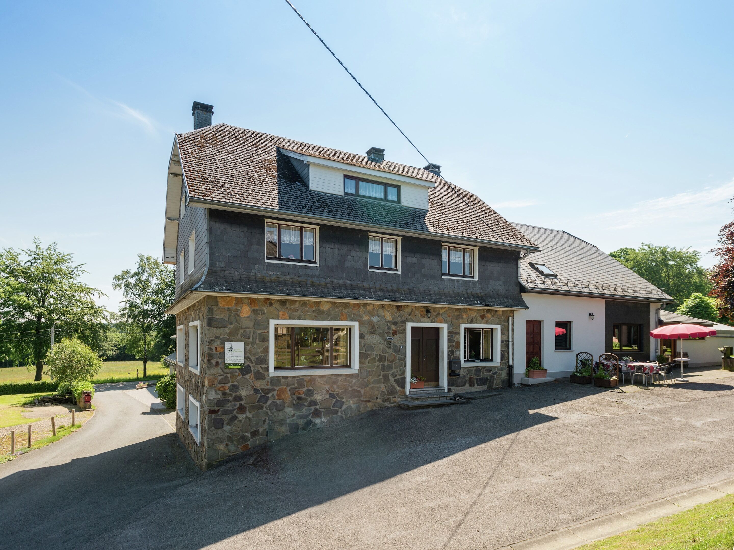 المنشأة من الخارج