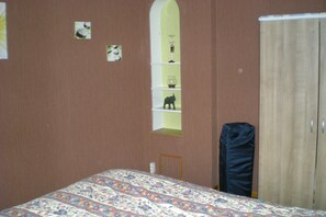 5 chambres, ameublement personnalisé, draps fournis