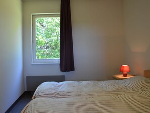 Apartemen | 2 kamar tidur dan dilengkapi dengan perabotan berbeda-beda