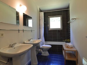 Apartment | Bathroom - Family Apartment; Bouillon and Semois River (Bievre)